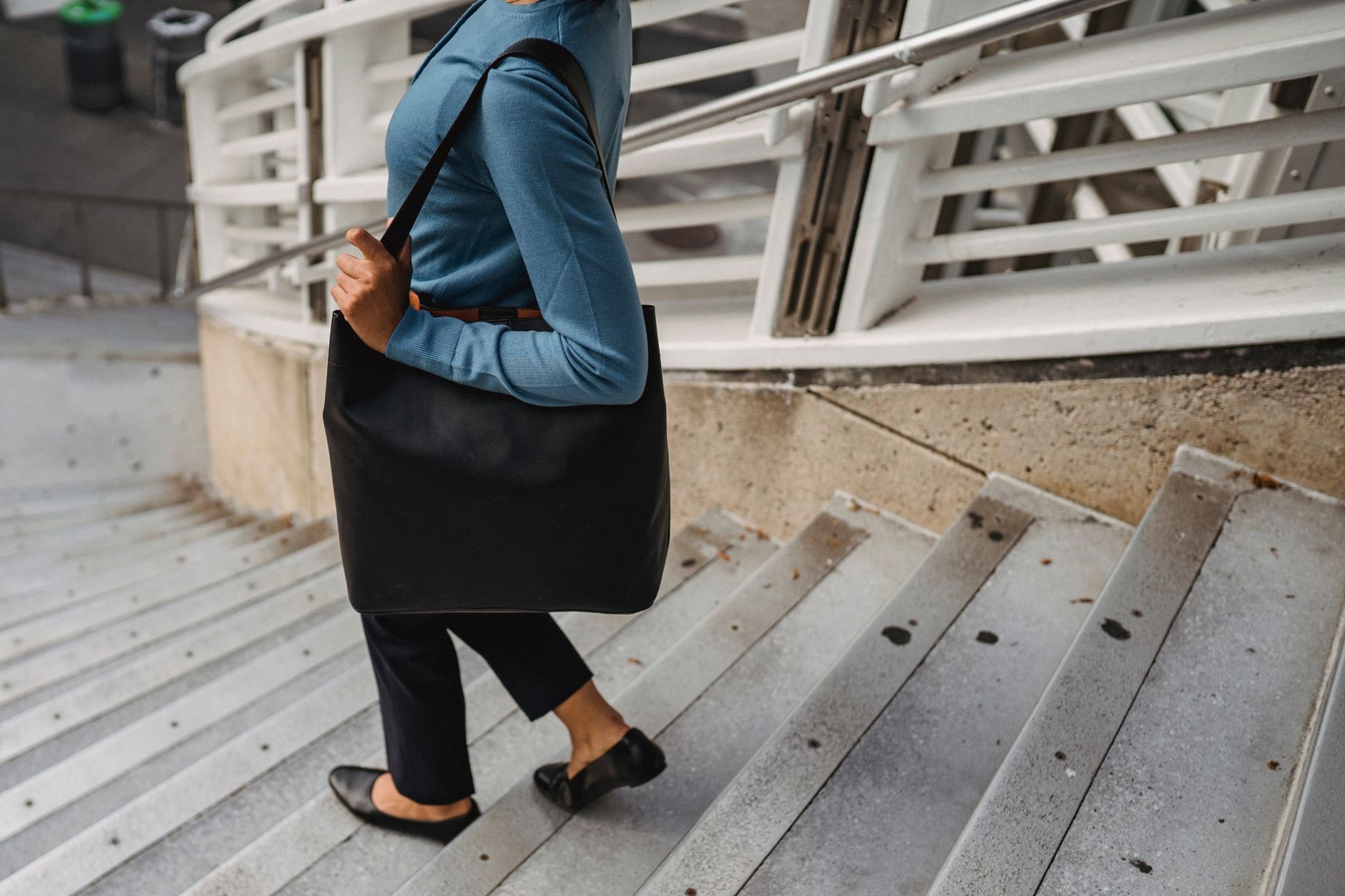 Bolsos verdes de tendencia: cómo combinarlos este otoño - imagen 3