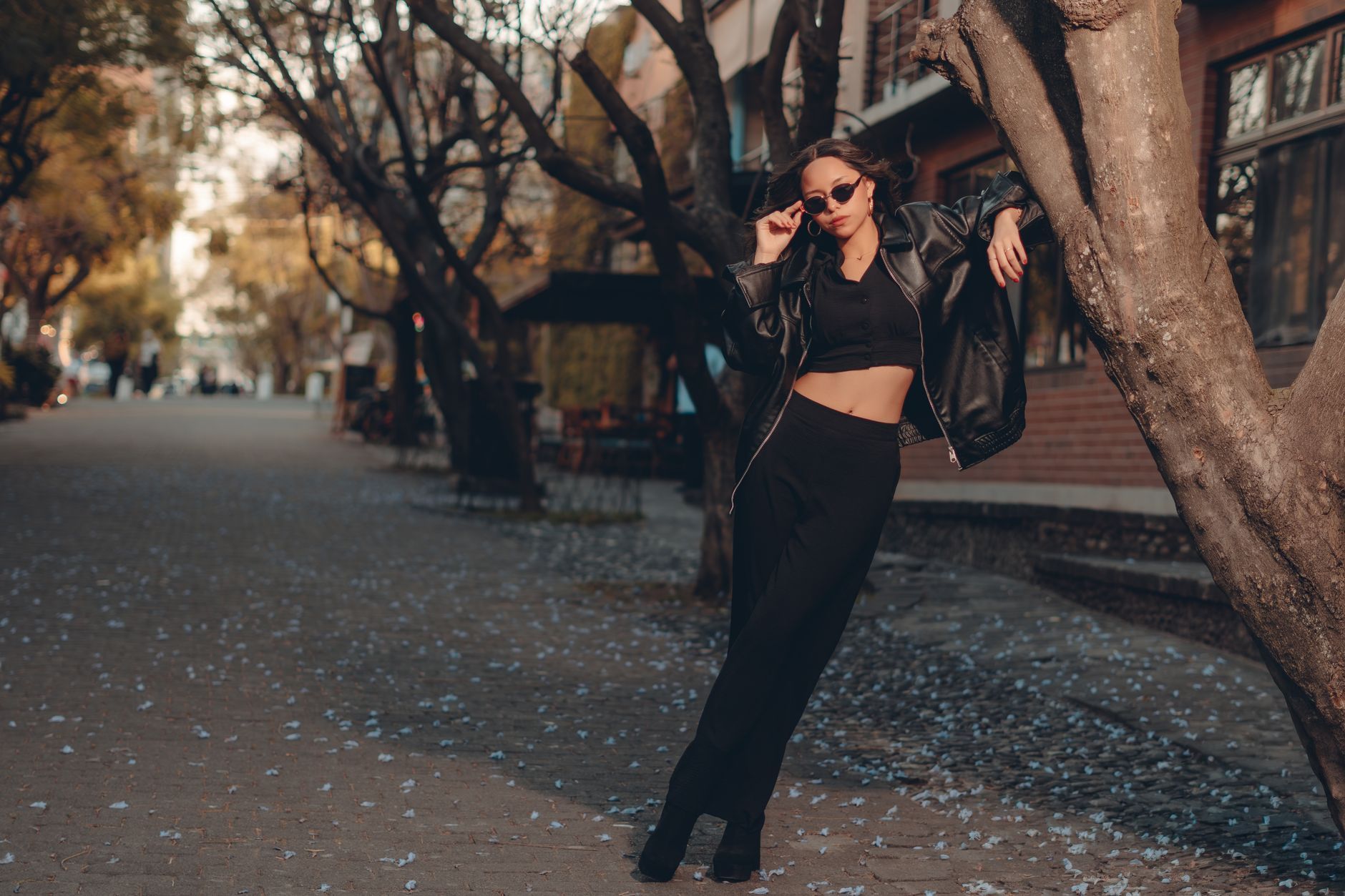 Cómo combinar una chaqueta de cuero: guía de estilo definitiva - imagen 3