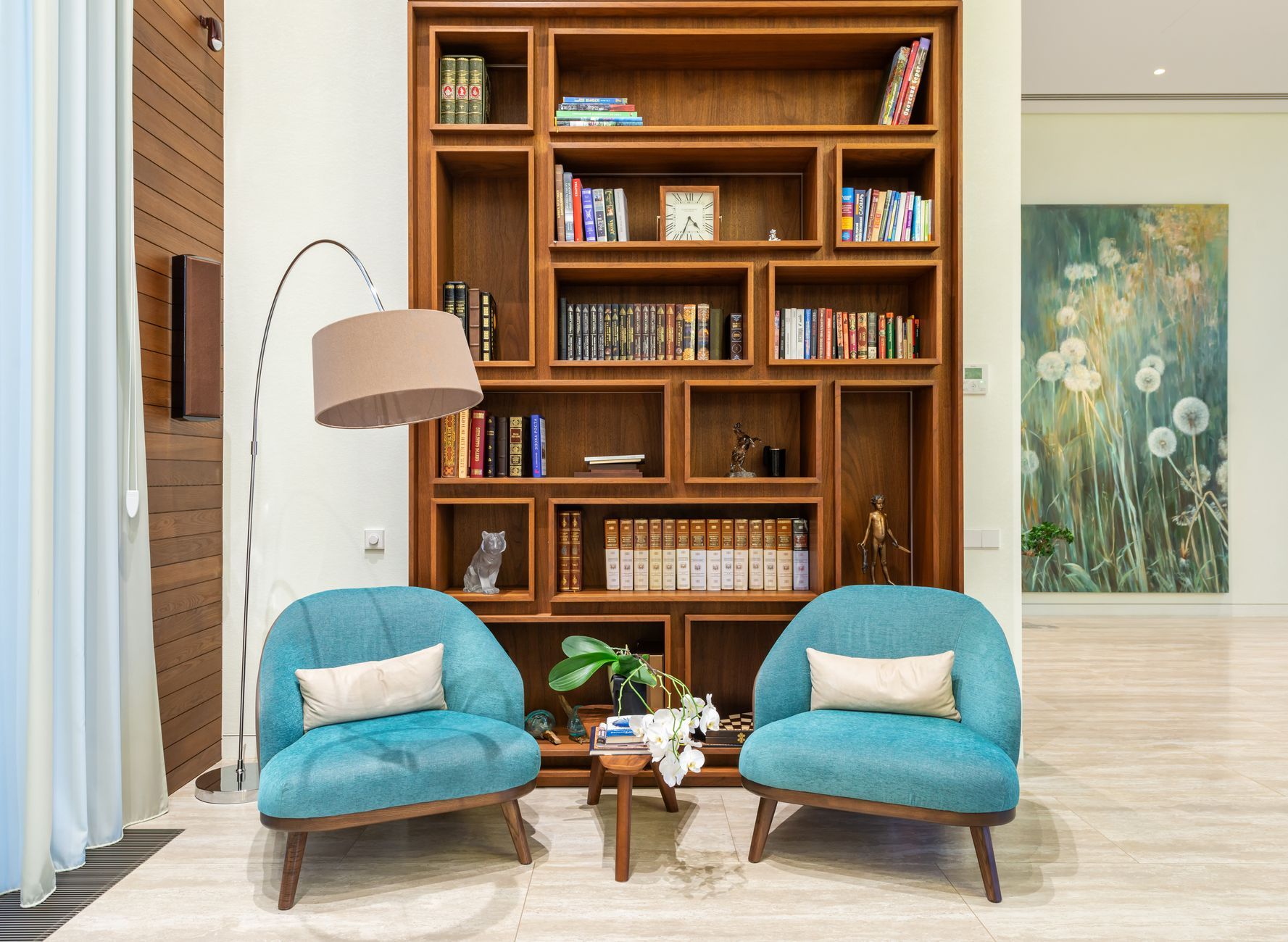 Librería en el salón: la lección de Maribel Verdú al minimalismo - imagen 2
