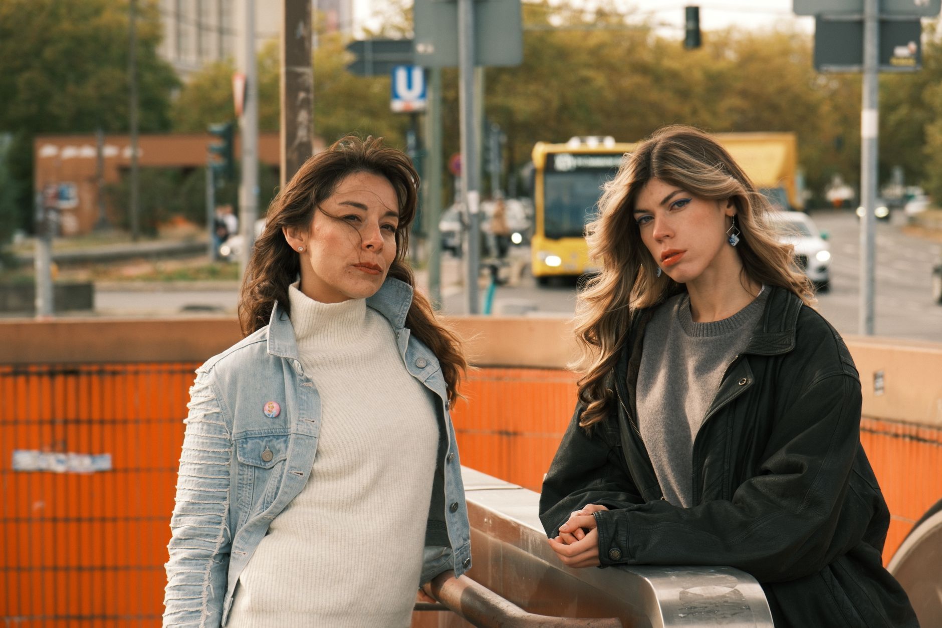 Vaqueros de tiro bajo: cómo llevar la tendencia este otoño - imagen 2