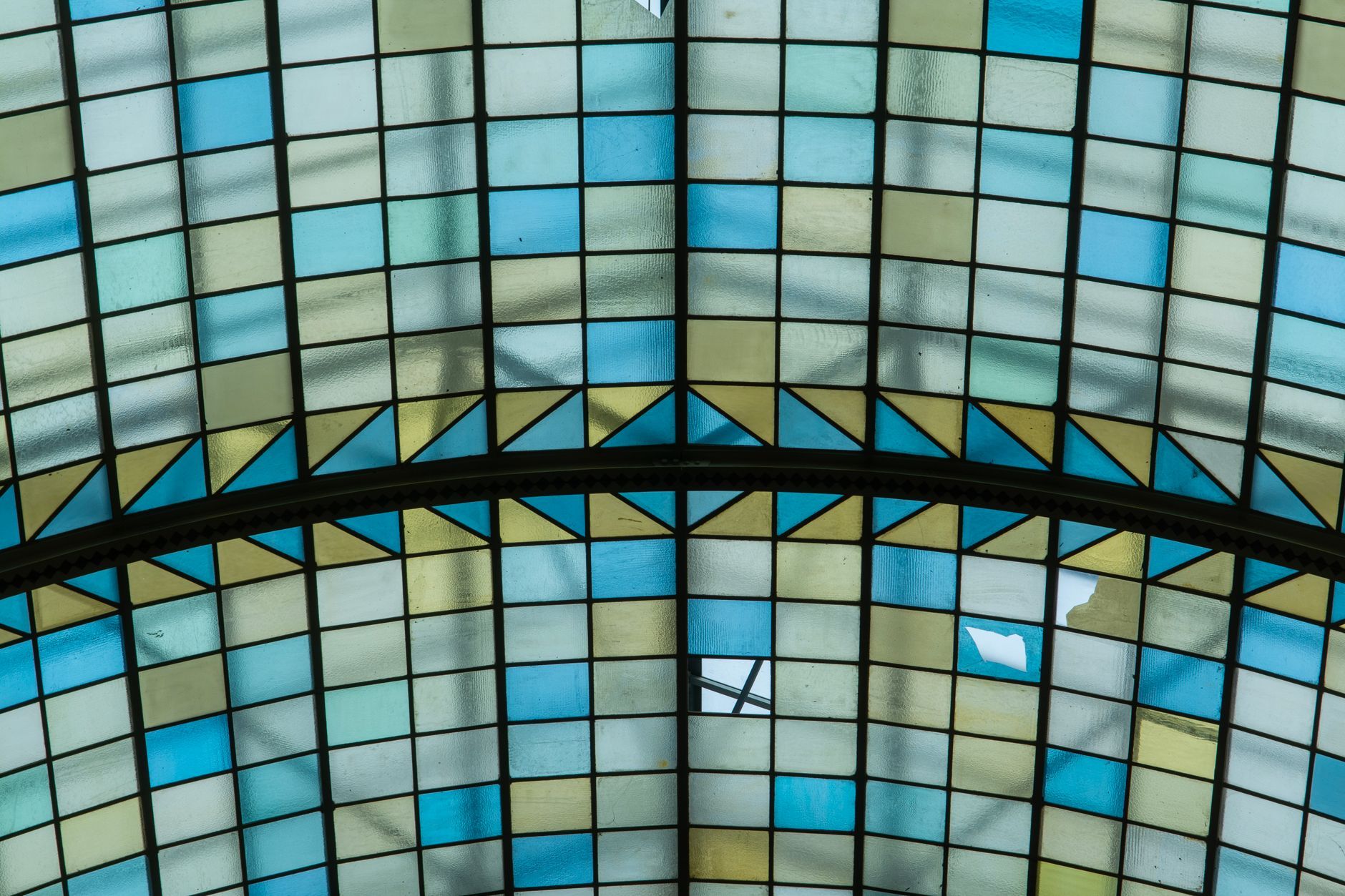 Vidrieras en decoración: el cathedral core transforma la casa - imagen 2