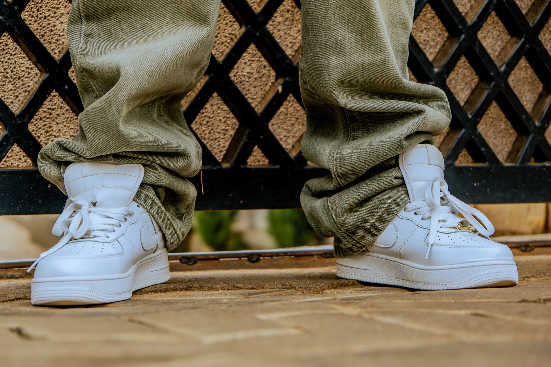 Zapatillas de street style: texturas e híbridos que triunfan - imagen 3